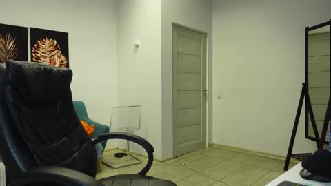 nikki online show from April 16, 9:39 pm