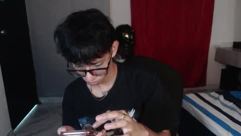 niklaus_wolf online show from October 1, 2:15 am