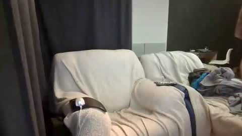 niknik39 online show from September 15, 12:24 am