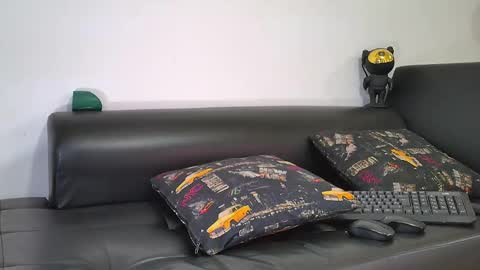 Nicolas Muscle online show from February 2, 8:30 pm