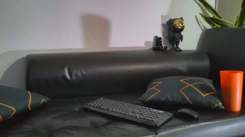 Nicolas Muscle online show from October 15, 6:32 am