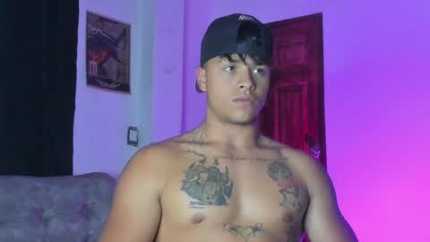 noah_223 online show from April 4, 3:47 am