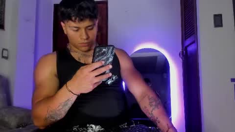 noah_223 online show from June 26, 4:15 am