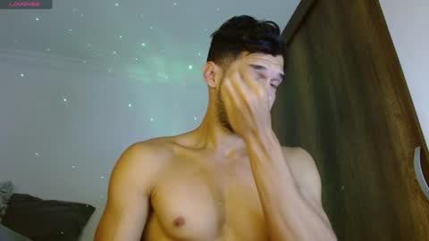 Noah online show from December 17, 11:28 am