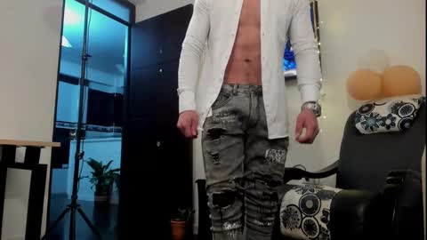 LIAM- noah online show from December 13, 12:17 pm