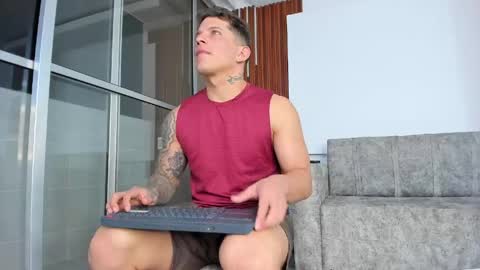 nohabennett7 online show from April 17, 2:36 am