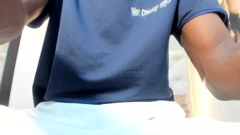 noir_king0 online show from February 14, 3:23 am