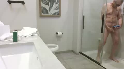 noodledude07 online show from March 28, 8:36 am