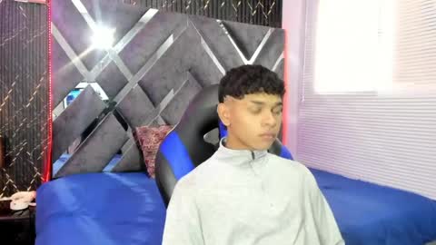 nova_mitchell online show from June 5, 12:22 pm
