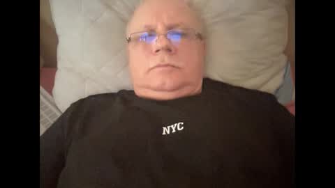 nukiss online show from November 6, 10:40 am