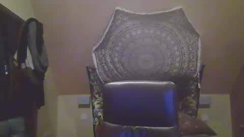 Snapshot of octobersky1993 chatting on October 25, 9:44 am Sky online show from October 25, 9:44 am
