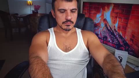 officeman7 online show from December 7, 5:42 pm