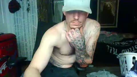 who dares  toss me some  tips lets have fun online show from November 19, 5:51 am