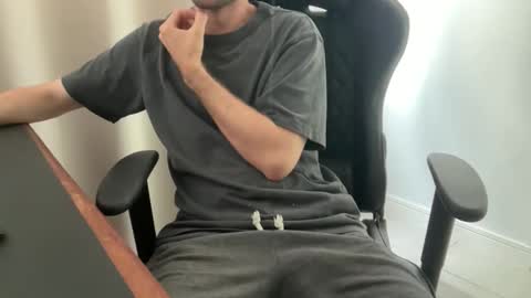 ohmymichael online show from February 9, 11:48 am