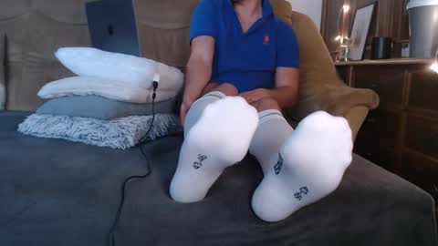 okayletschill online show from November 17, 12:24 am