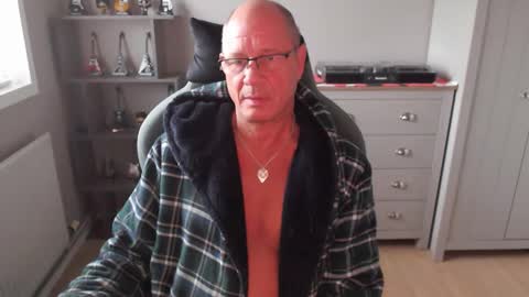 oldveteranuk online show from April 6, 6:14 am