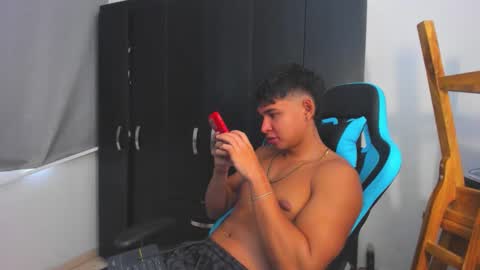 Oliver bray online show from November 25, 5:15 pm