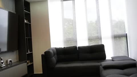 Oliver bray online show from April 18, 7:58 pm