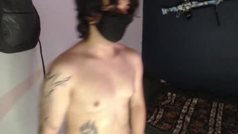 oliver_laid_2023 online show from December 13, 8:15 pm