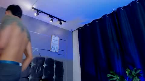 Snapshot of oliver_mr_ chatting on October 17, 9:30 pm oliver mr online show from October 17, 9:30 pm