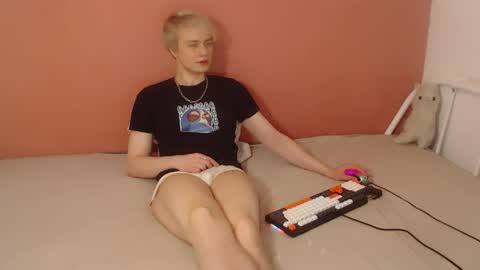 Oliver online show from April 7, 1:16 am