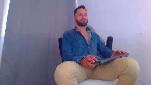 oliver online show from January 6, 6:31 pm