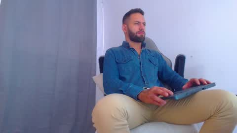 oliver online show from December 8, 7:11 pm