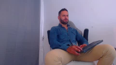 oliver online show from December 24, 9:11 pm