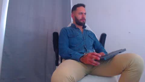 oliver online show from January 16, 8:03 pm