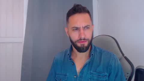 oliver online show from December 17, 11:16 pm