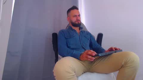 oliver online show from February 13, 5:54 pm