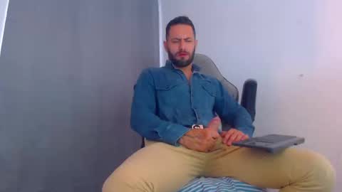 oliver online show from December 30, 6:05 pm