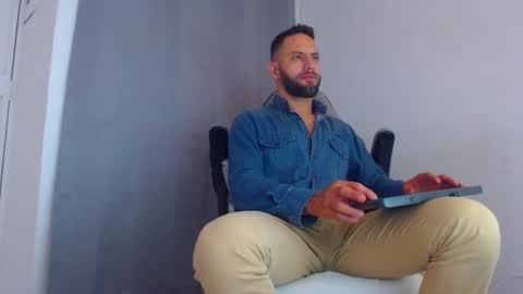 oliver online show from January 30, 1:44 am