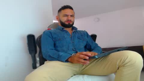 oliver online show from September 23, 1:10 pm