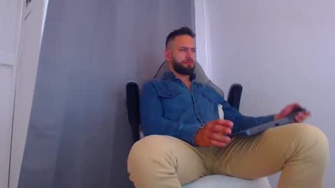 oliver online show from February 12, 8:29 pm