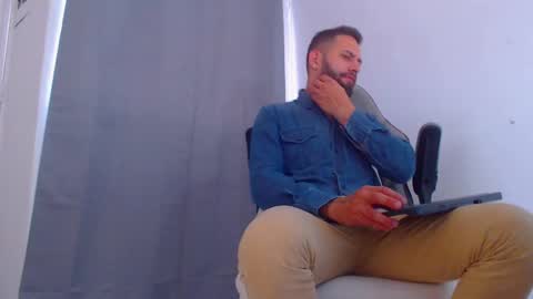 oliver online show from December 10, 6:28 pm