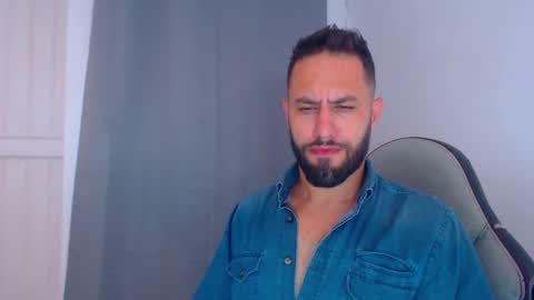 oliver online show from December 18, 10:46 pm