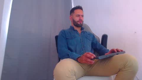 oliver online show from January 4, 6:19 pm