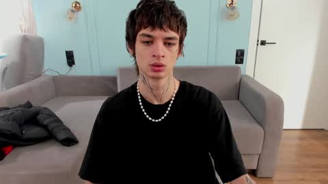 oliverrgroove online show from December 27, 8:24 am