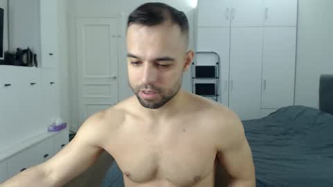 onebestlover online show from April 10, 8:32 am