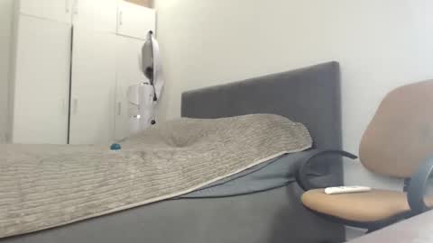 onebestlover online show from February 5, 12:34 pm