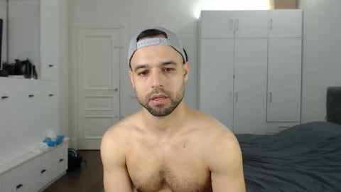 onebestlover online show from April 7, 8:47 am