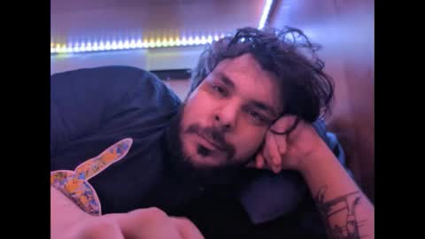 onecrew1 online show from April 4, 1:41 pm