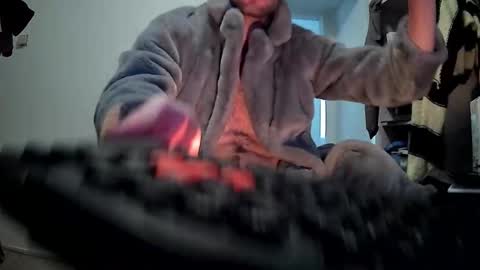 onesieboyx online show from January 8, 1:16 pm