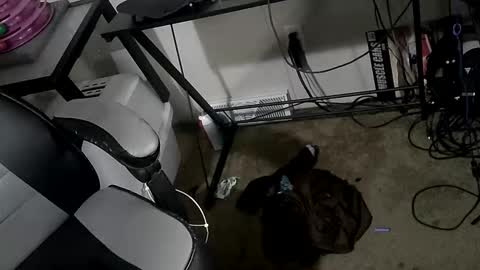 orgasmgiver9090 online show from March 20, 7:50 pm