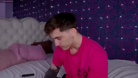 Oscar online show from November 21, 9:03 pm