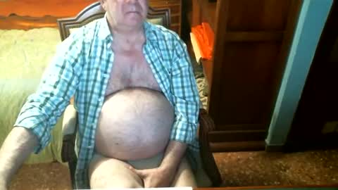 Snapshot of oscarw chatting on December 29, 5:44 pm Oscar online show from December 29, 5:44 pm