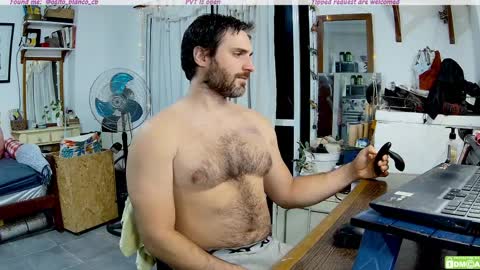 Osito Blanco online show from March 26, 3:43 am