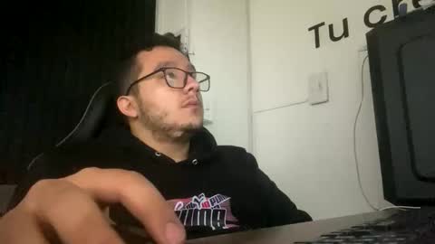 Snapshot of osomalicioso chatting on October 1, 7:23 am juan online show from October 1, 7:23 am