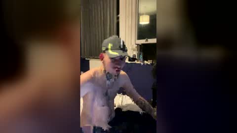 Owen kayz online show from March 3, 10:27 pm